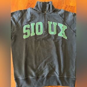 FIGHTING SIOUX UND Zip Up Sweater